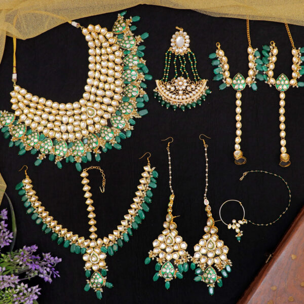 Enchanting Green Meadows Bridal Jewellery Set for Rent - Elegance Redefined!